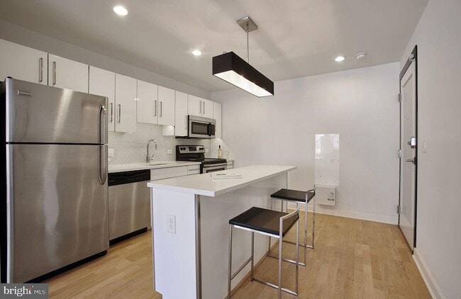 Photo - 1616 Walnut St Apartment