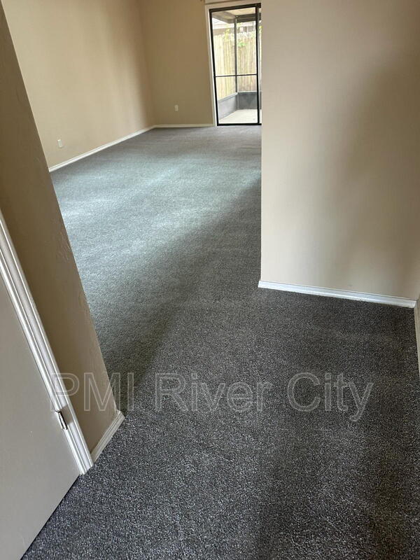 Photo - 2388 Ironstone Dr E