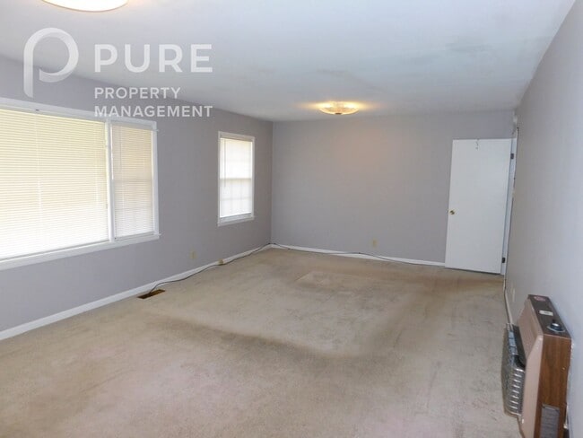 Photo - 117 22nd Ave NW