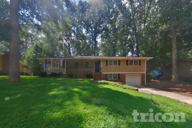 Building Photo - 2301 Cochise Dr