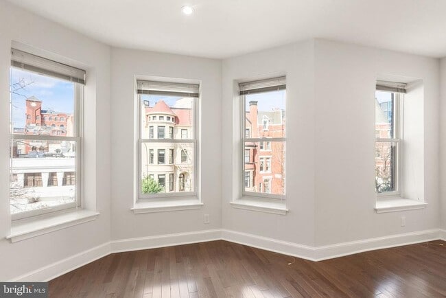 Building Photo - 1733 20th St NW Unit 301