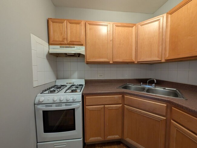 Photo - 910 W Dakin St Unit 916-318