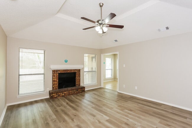 Photo - 2110 Mesa Wood Dr