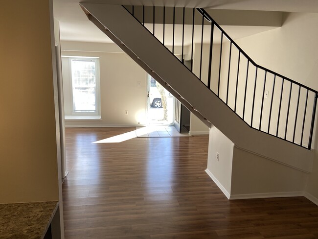 Photo - 327 Roanoke Dr SE