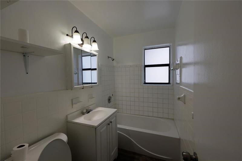 Photo - 122 SW 24th Ave