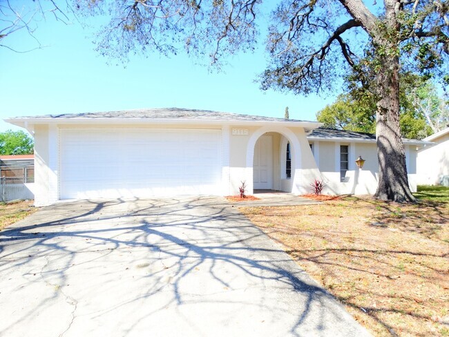 Building Photo - 3 bedroom 2 bath Rental