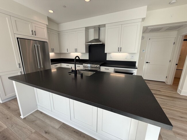 Building Photo - Brand New Encinitas Luxury Condo 1br 1 bath  garage $4300 Unit 204