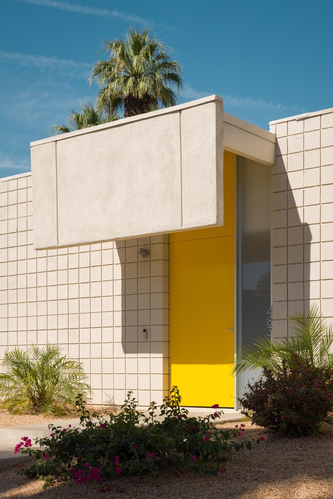 Photo - 483 Sandpiper St