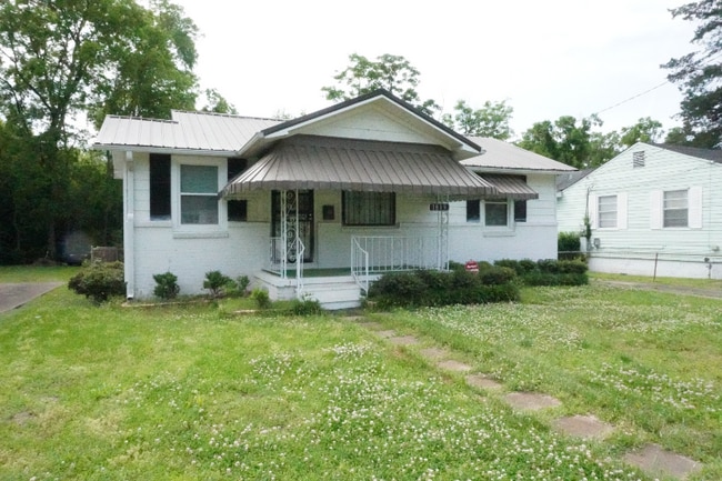 Photo - 1813 Alemeda Ave SW House