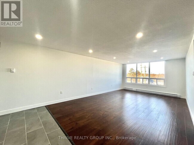 Photo - 1288 Commissioners Rd W Unit 302