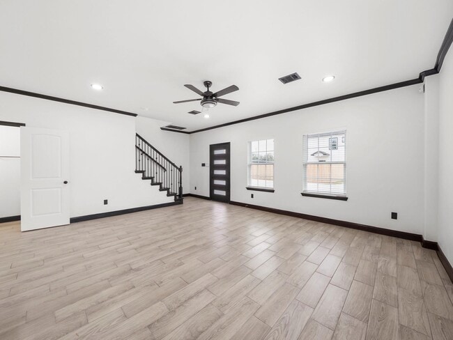 Photo - 4737 Reed Rd Unit B