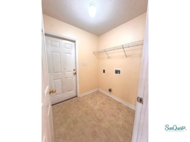 Photo - Spacious all brick home in Gulf Breeze.