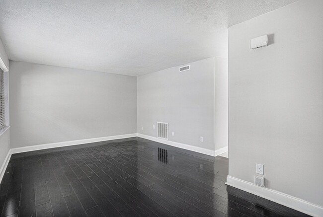 Photo - Must see 3BR/2.5BA Condo In Union City!