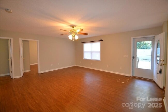 Photo - 1212 Beechwood Dr