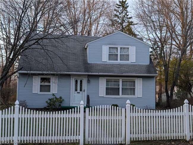 Building Photo - 703 Avondale St