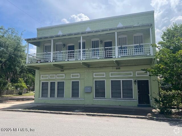 Building Photo - 1153 Walnut St Unit 1 Rental