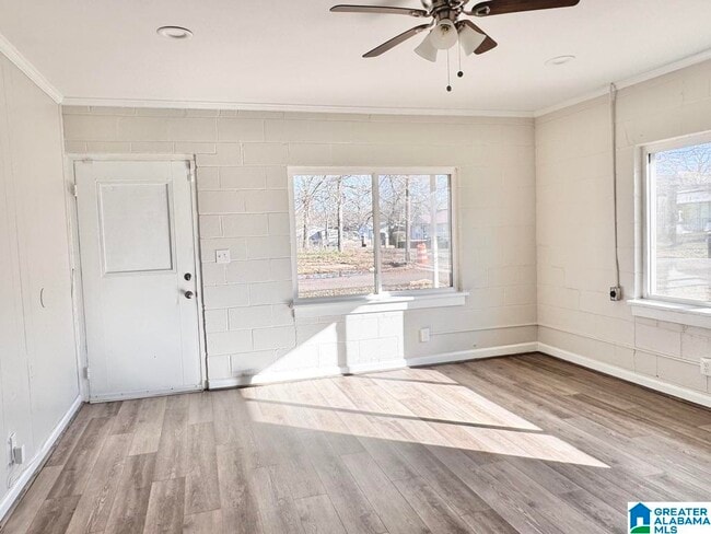 Photo - 5624 Avenue Q