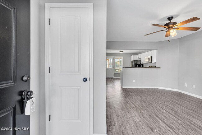 Photo - 111-121 Cornerstone Drive