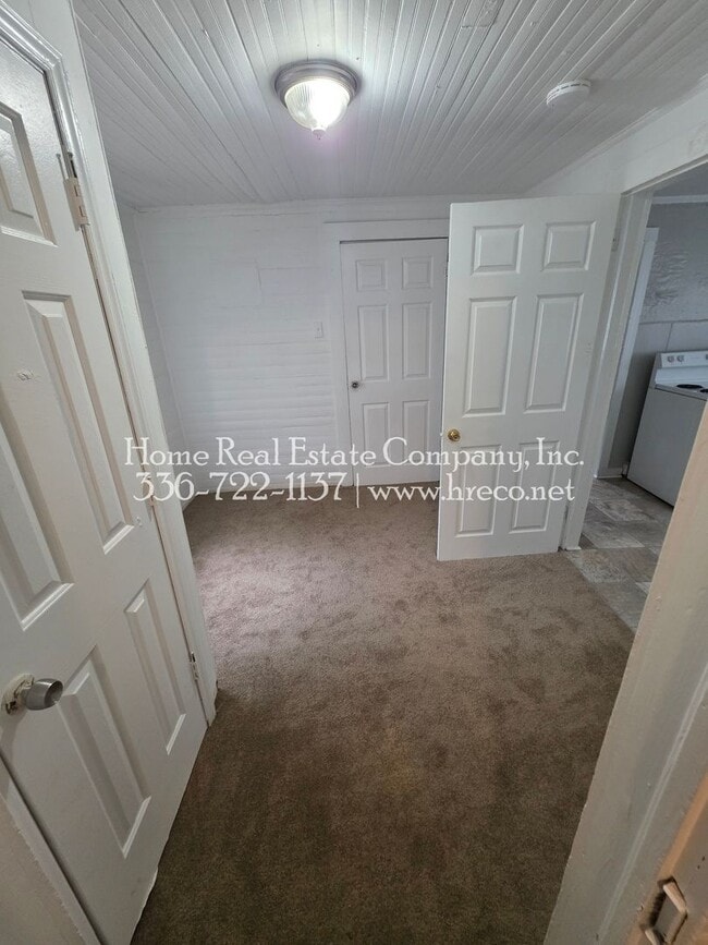Photo - 2601 Machine St