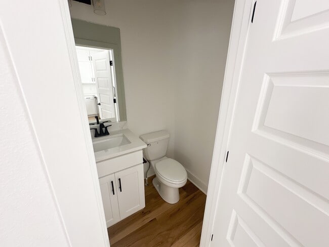 Photo - 1638 Neptune St