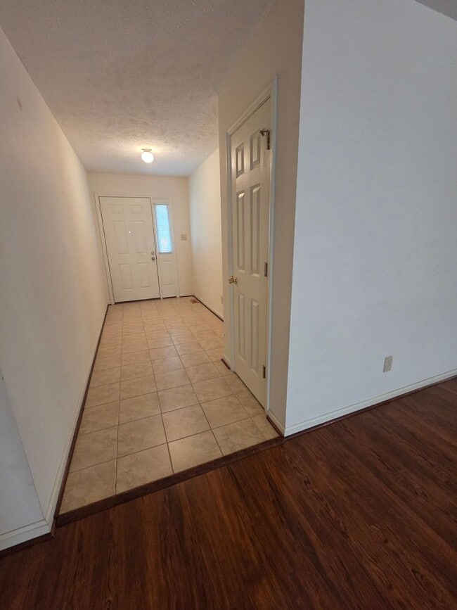 215 Laketree Blvd