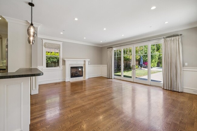 Photo - 1517 Howard Ave