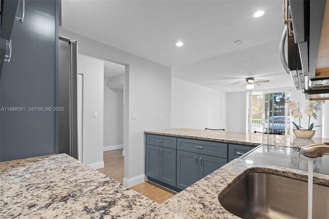 Photo - 16851 NE 23rd Ave Unidad A107