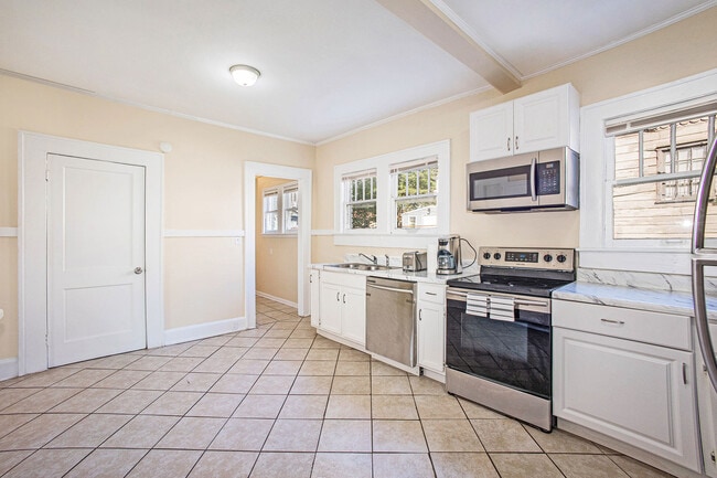 Photo - 854 5th St W