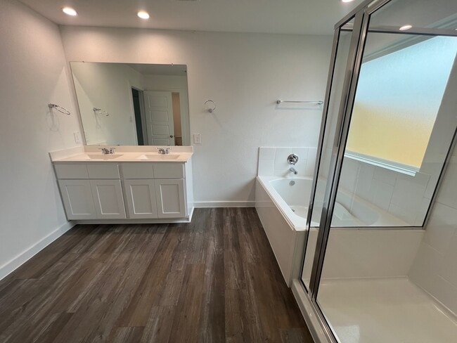 Photo - 1107 Fringed Bluestar Dr