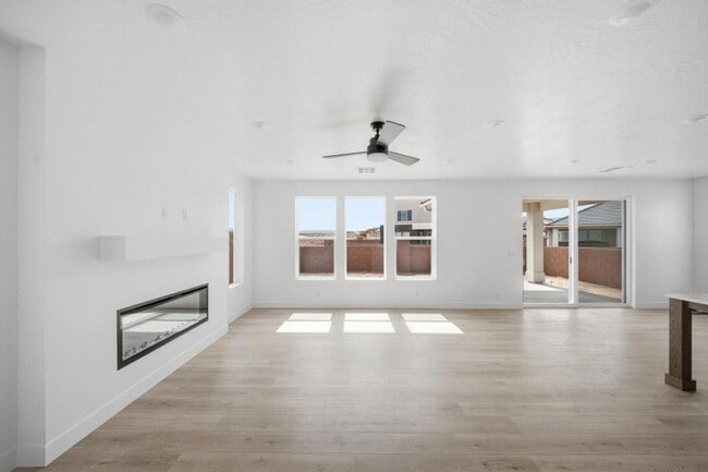 946 Malibu Dr