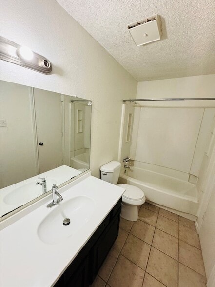 Photo - 1322 Bluffview Dr