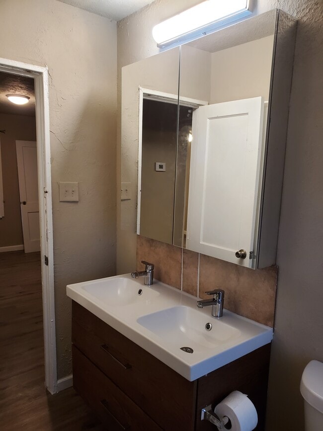 Photo - 5131 Lyndhurst Dr