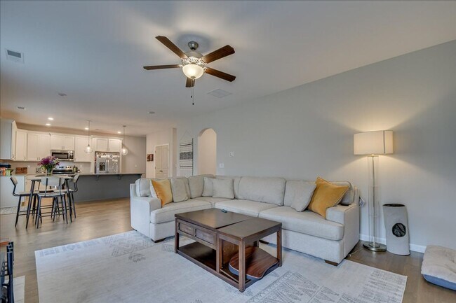 Photo - 211 Palisade Rdg