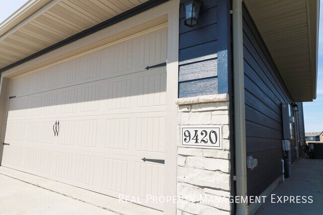 Photo - 9420 W Gert St