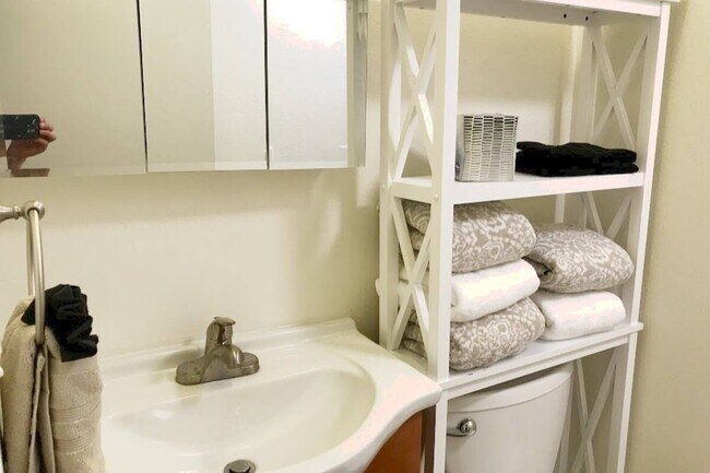 Photo - 2365 Washington St Unit 2 BR-Vineyard Views