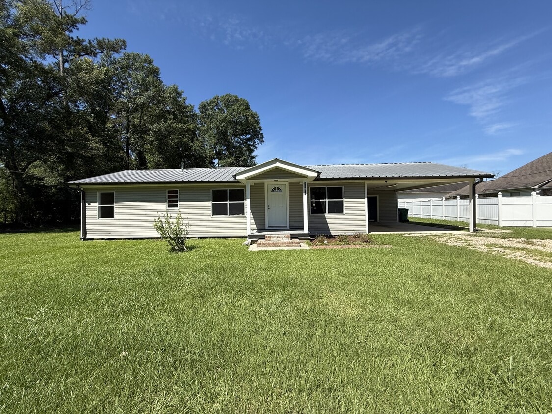 Photo - 35921 Fore Rd (Denham Springs, LA)
