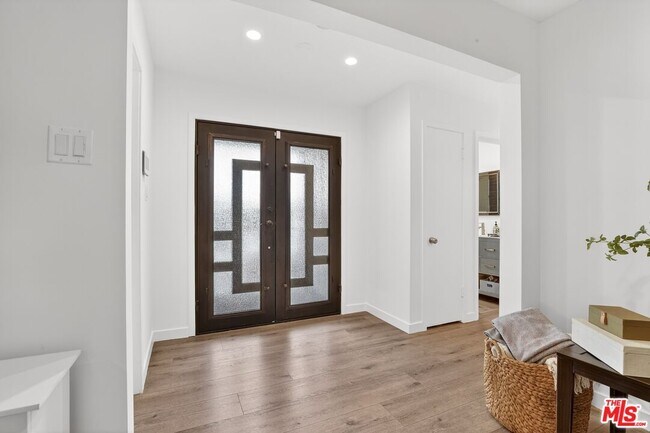 Photo - 6565 Randi Ave