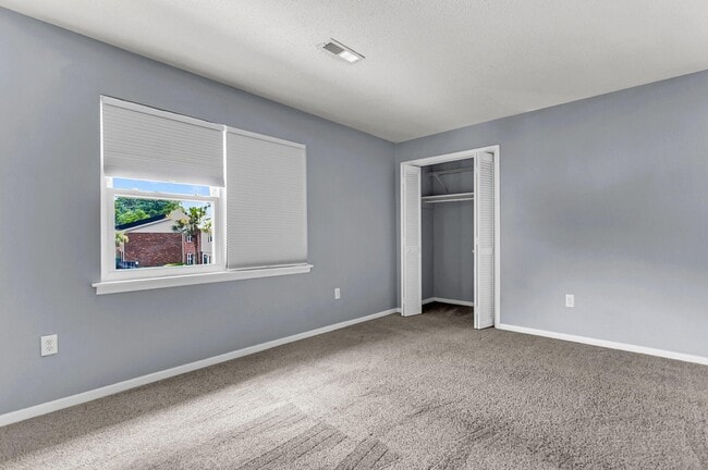 Photo - 415 Parkdale Dr