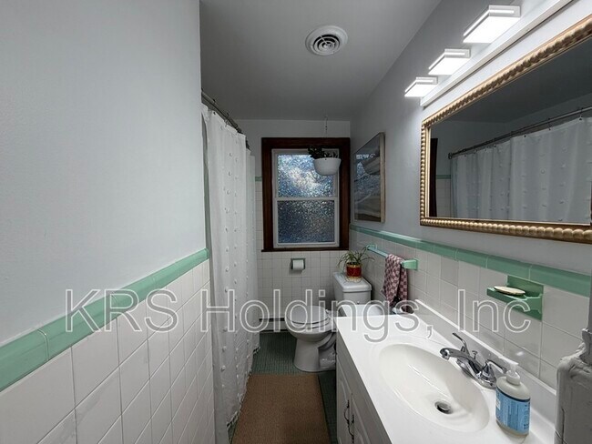 Photo - 907 Philpotts Rd