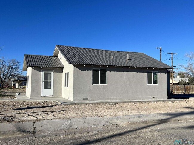 Building Photo - 1002 N 7th St Rental
