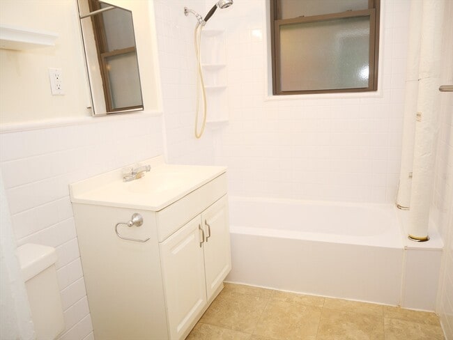 Photo - 1382 Beacon St Unidad 12
