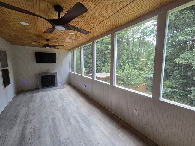 Photo - 125 Grove View Rd