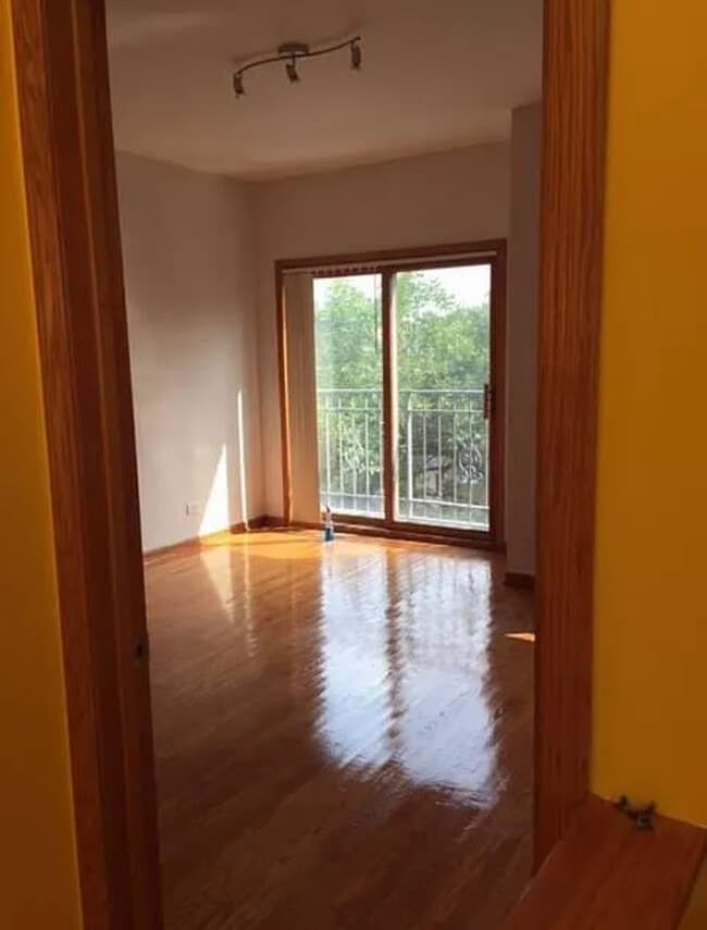 Photo - 1322 W 31st Pl