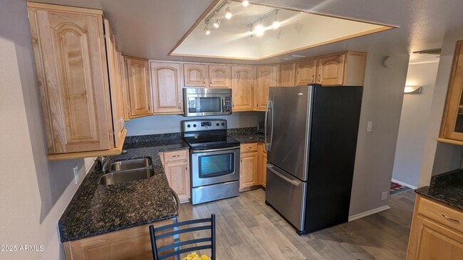 7910 E Camelback Rd Unit 302