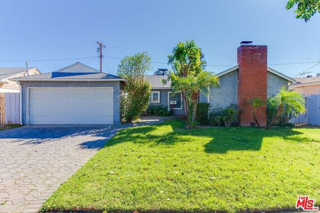 Photo - 7858 Jamieson Ave