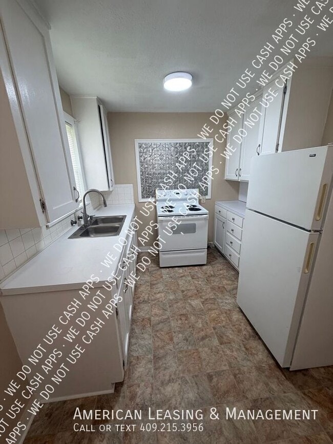 Photo - 810 Ellis Ave