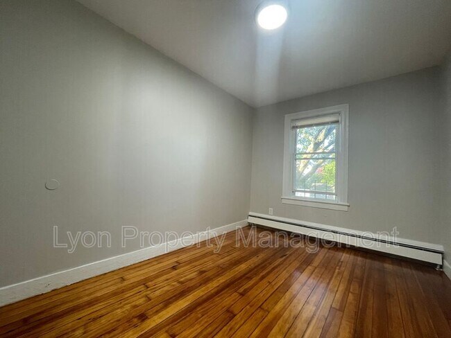 Photo - 171 Rathbun St Unidad 1R