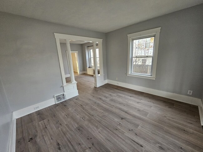 Photo - 1850 E 32nd St