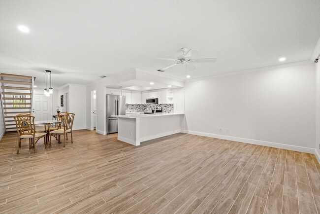 Building Photo - 4949 N Highway A1A
