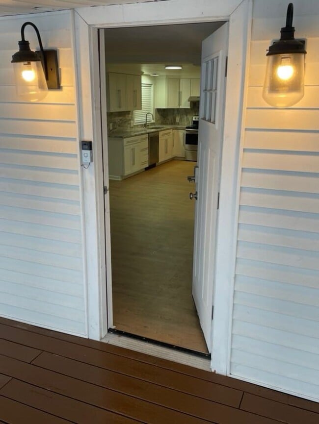 Photo - 119 E Wilson St